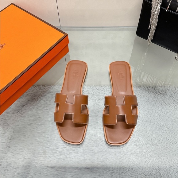 Hermès Oran Sandals Gold Tan Leather H Slides